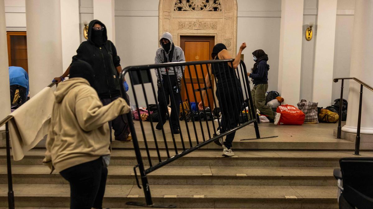 Columbia University locks down campus after protests escalate, students take over historic campus building