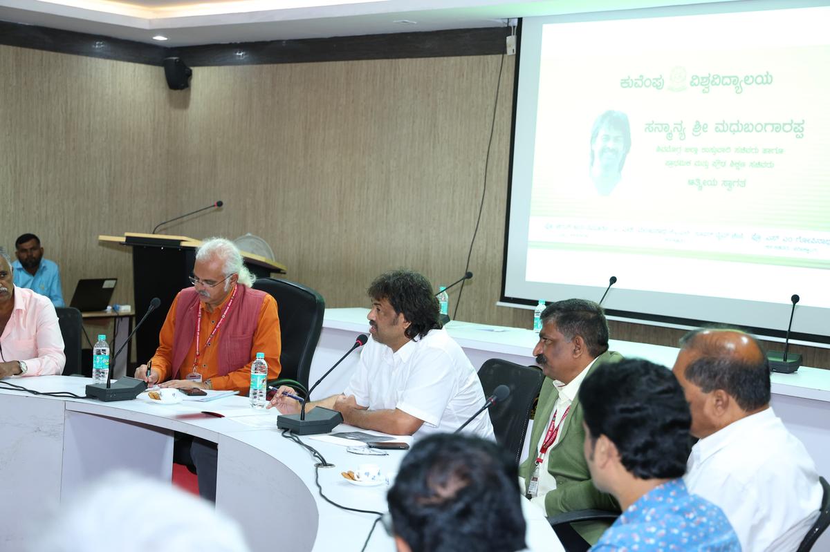 Minister for School Education Madhu Bangarappa at a meeting with officers of Kuvempu University at Shankarghatta in Shivamogga taluk on Tuesday, September 3.