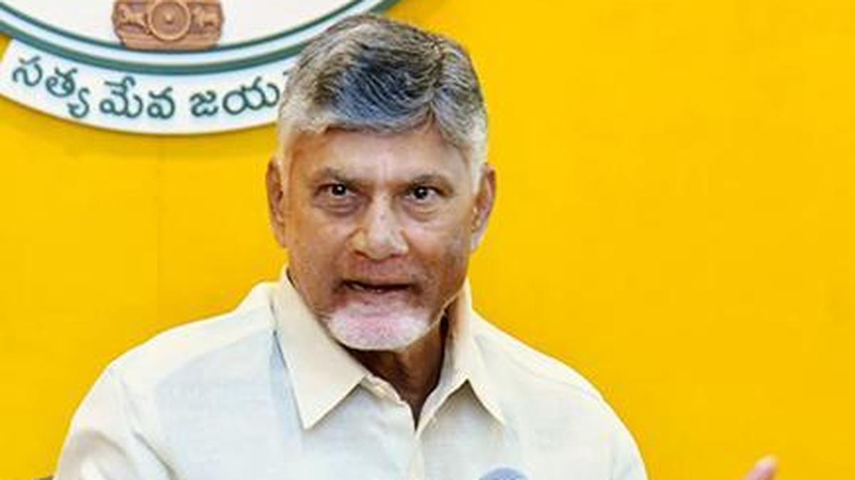 Strengthen TDP at booth level, Chandrababu Naidu tells mandal presidents