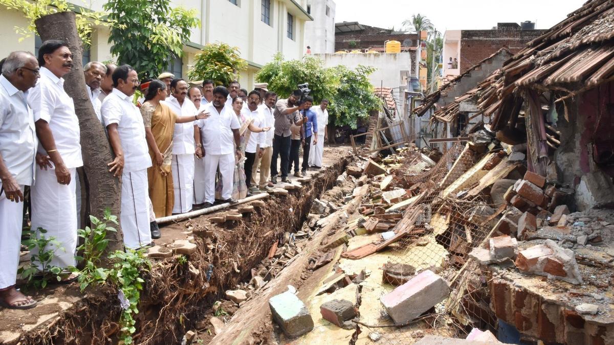 Heavy rain lashes Salem City; five houses damaged