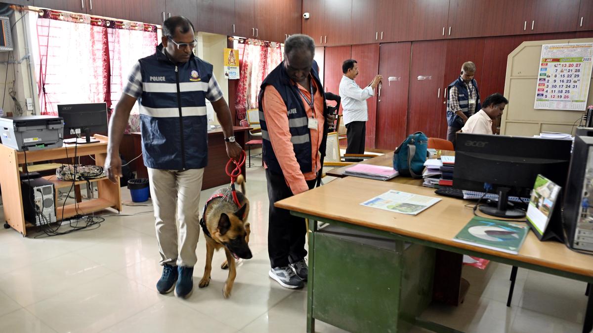 Coimbatore Collectorate gets bomb threat as efforts go in vain to trace origin