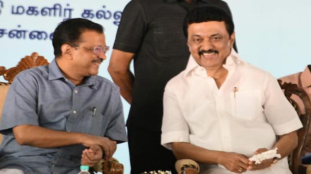 Pudhumai Penn scheme launch | Chief Ministers Stalin, Kejriwal share dais