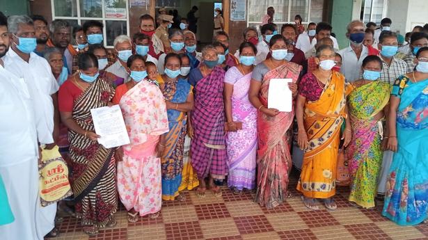 Villagers demand demolition of wall in Tiruppur