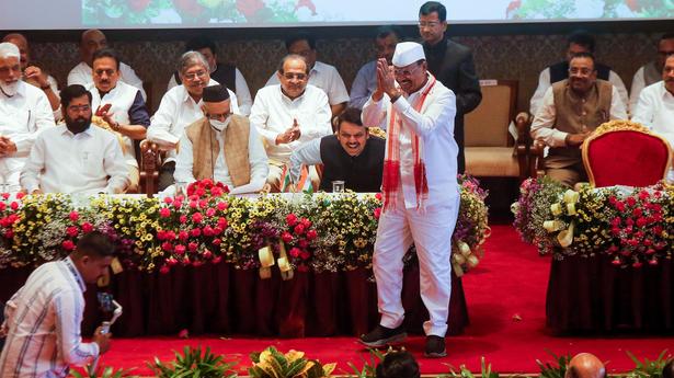 Administering oath to rebel MLAs amounts to murder of democracy and Constitution, claims Shiv Sena