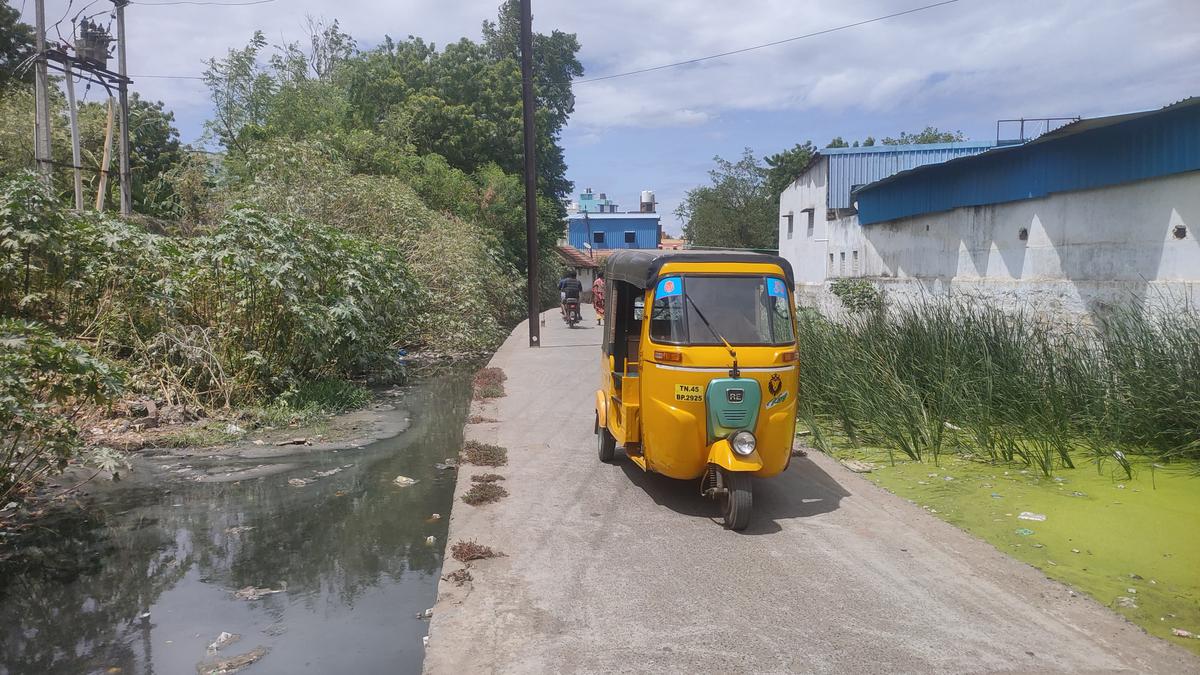 Jutting pole, transformer cause safety concern in Tharanallur