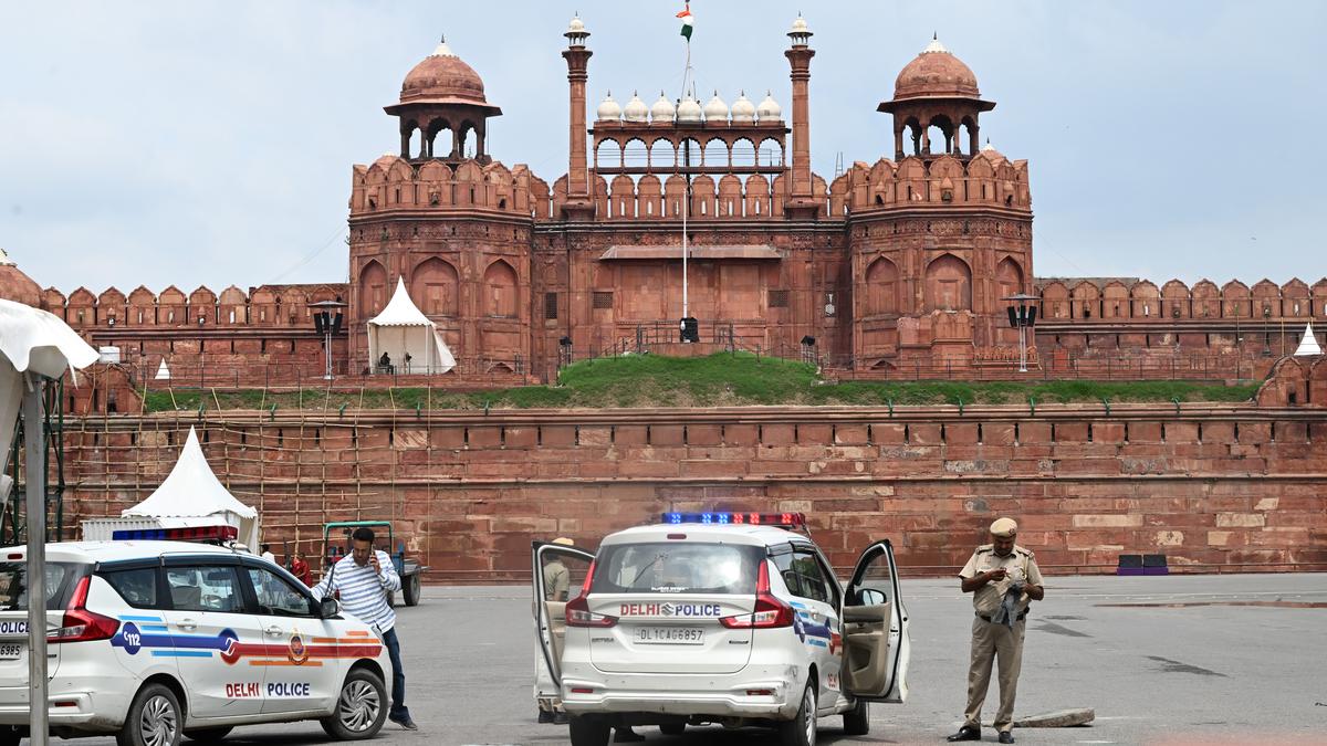 Five Bangladeshi nationals detained from Red Fort, questioned by Intelligence Agencies