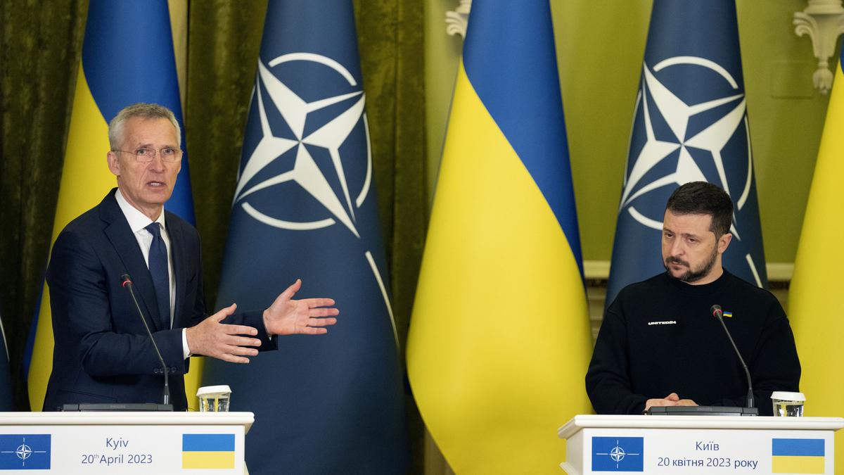 Zelensky says it's time for NATO to invite Ukraine into alliance