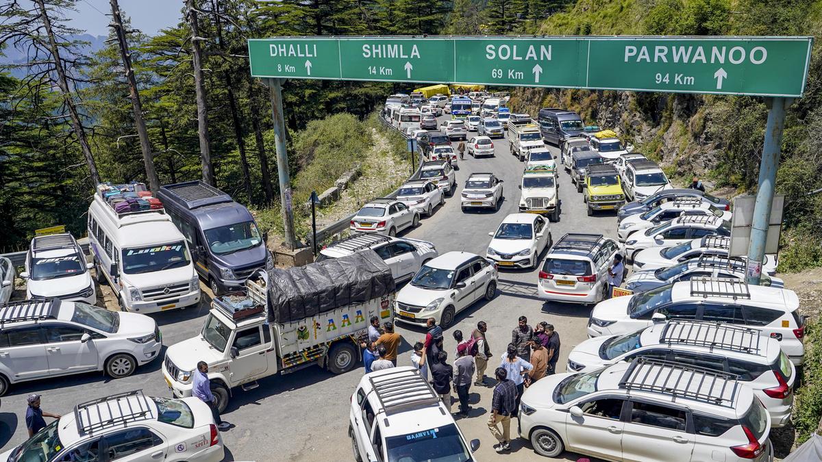 Tourists dash to Shimla as plains sizzle; 70,000 vehicles reach city in 72 hours
