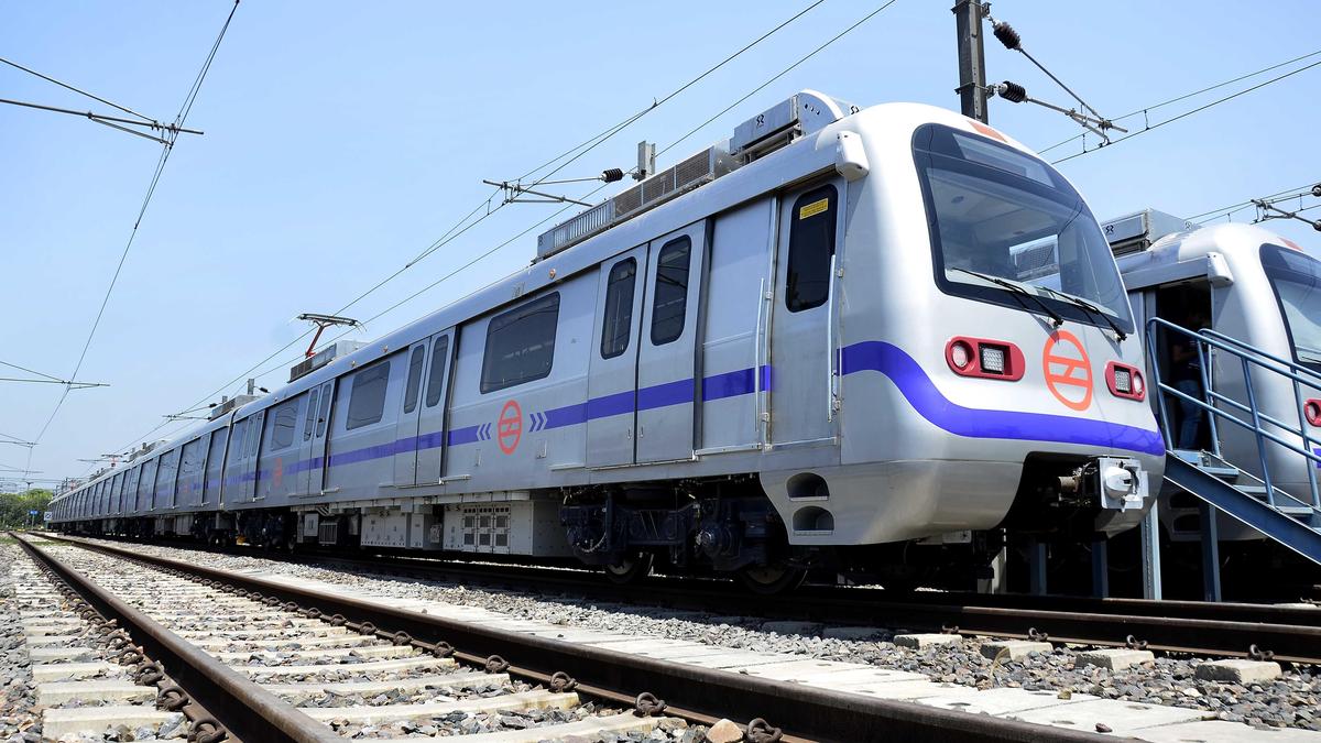 https://th-i.thgim.com/public/incoming/apkr88/article70433301.ece/alternates/LANDSCAPE_1200/14_DMRC_Metro__Trains_09_04_Delhi.jpg