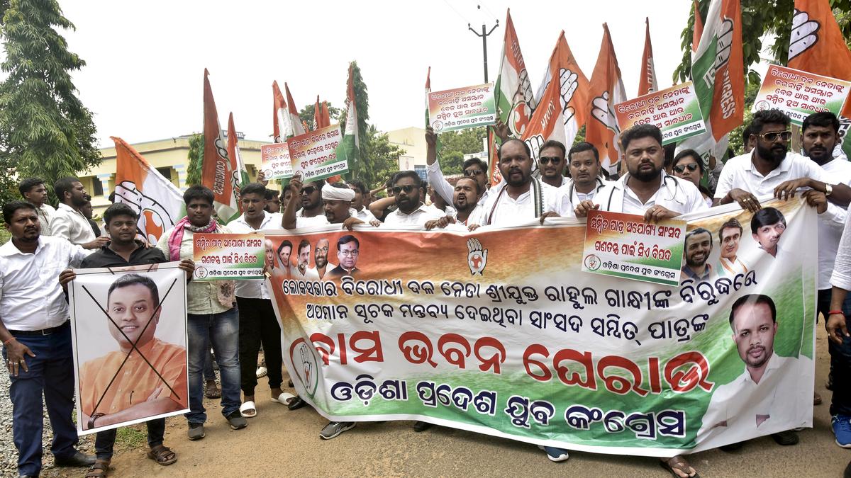 Youth Congress stages protest in Odisha over comments on Rahul