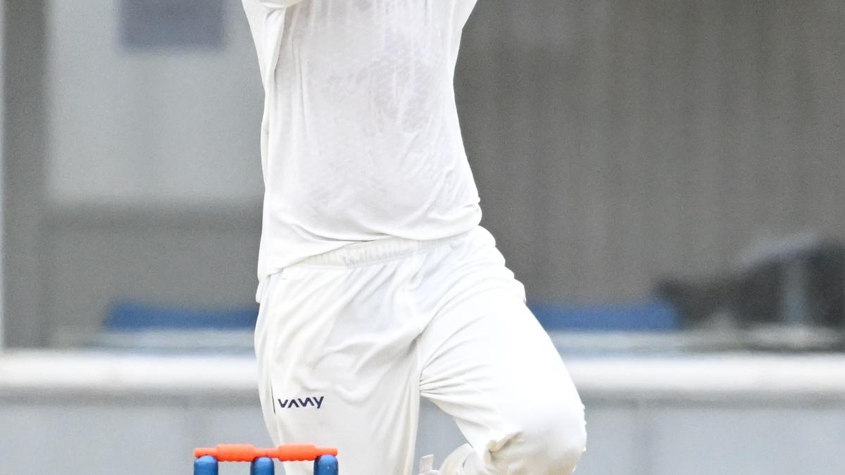 Gurjapneet’s strikes hand Tamil Nadu the advantage against Saurashtra