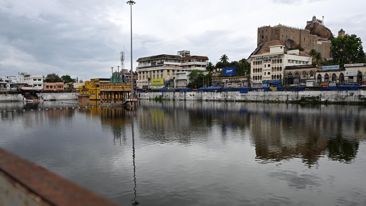 Concern over unchecked pollution of Teppakulam in Tiruchi