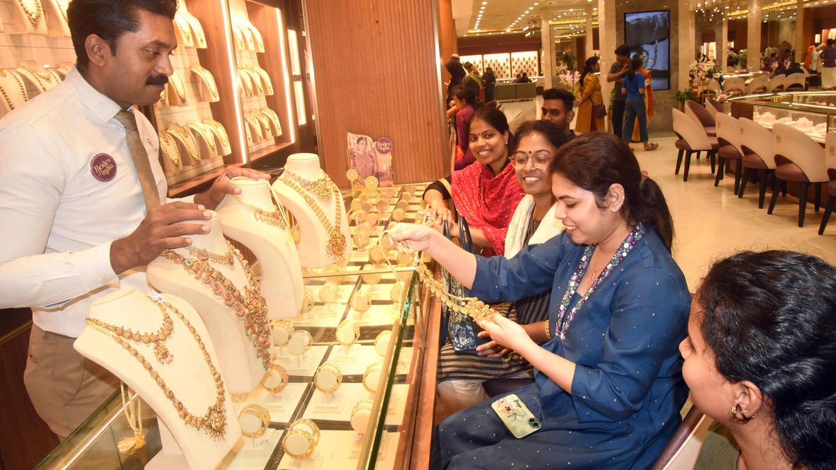 Gold price touches ₹1 lakh per sovereign, buyers feel the pinch