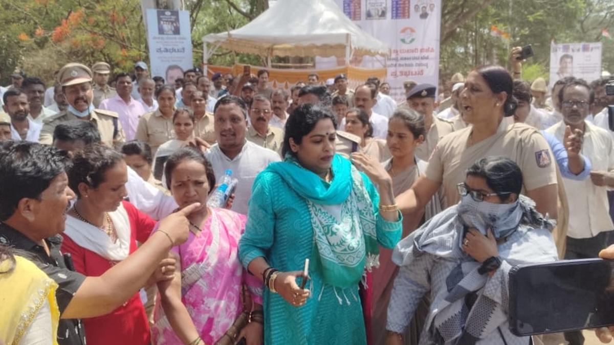 BJP activists shout slogans at Congress rally in Belagavi, tell Karnataka CM to go to Pakistan