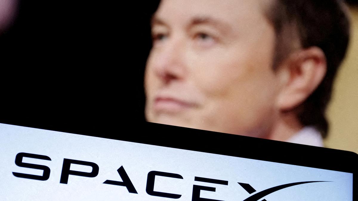 SpaceX set to launch billionaireâs private crew on breakthrough spacewalk mission