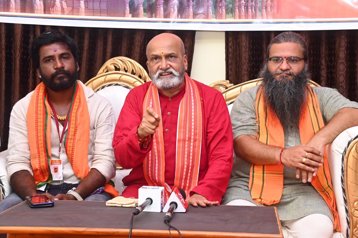 Sri Ram Sene founder Pramod Mutalik complains of death threats