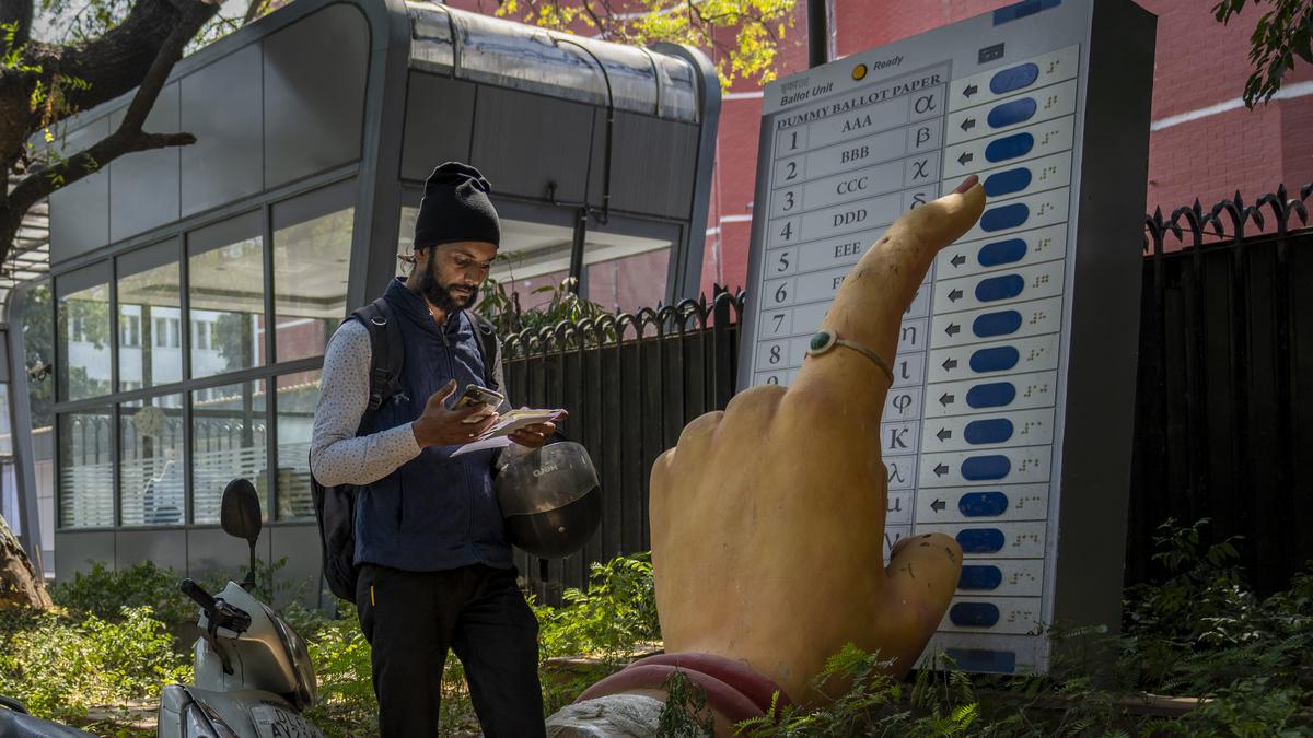 Filing of nominations for second phase of Lok Sabha polls begins