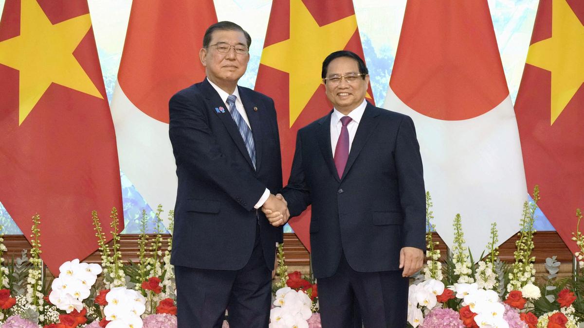 Japan, Vietnam sign agreements on semiconductors, clean energy