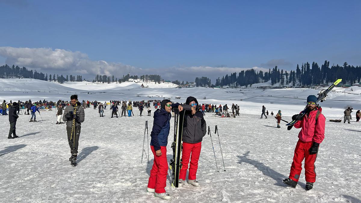 Army organises skiing championship in Gulmarg for Kashmiri youngsters