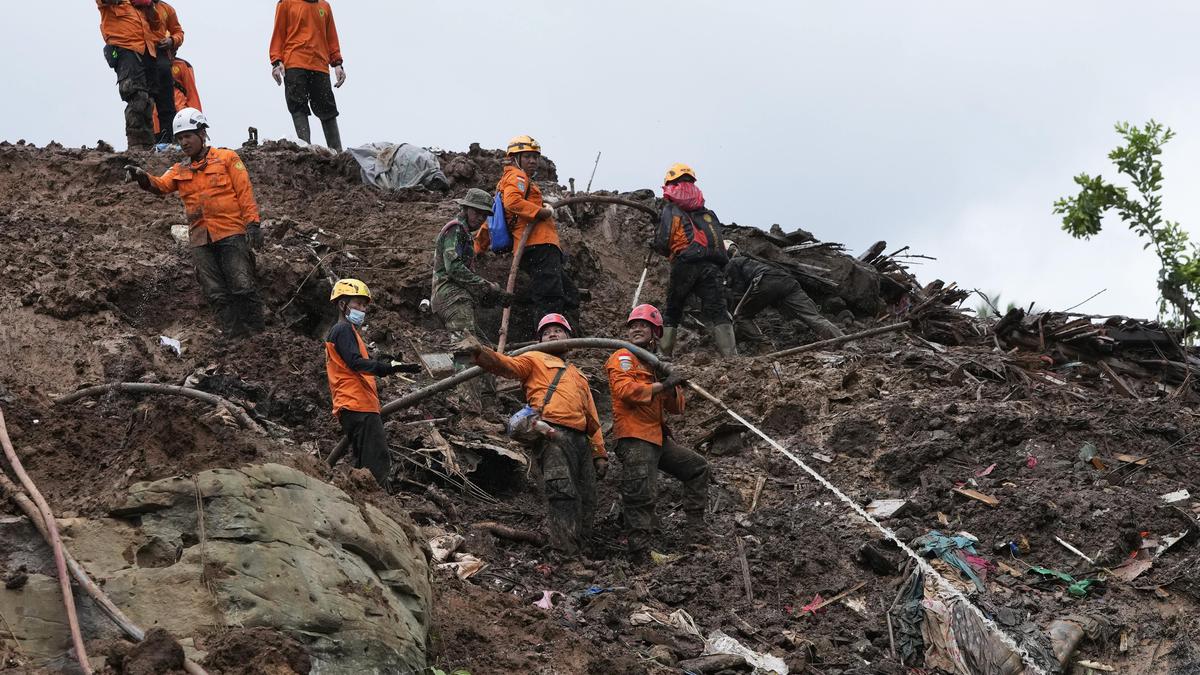 Death toll from Indonesia earthquake rises to 321