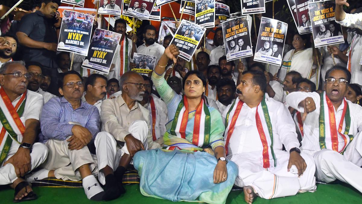 Sharmila protests against attacks on Congress Yatra in Assam