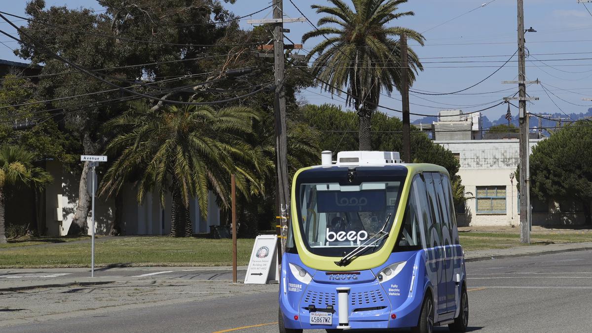 San Francisco launches driverless bus service following robotaxi expansion