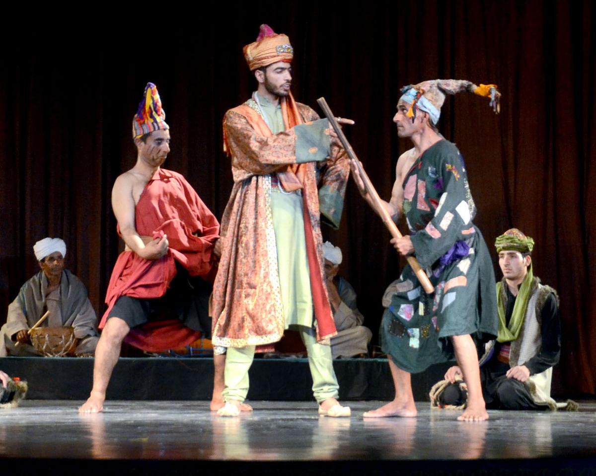 From Raina’s play ‘Badshah Pather’ staged at Kalakshetra Foundation, Chennai, in 2013.