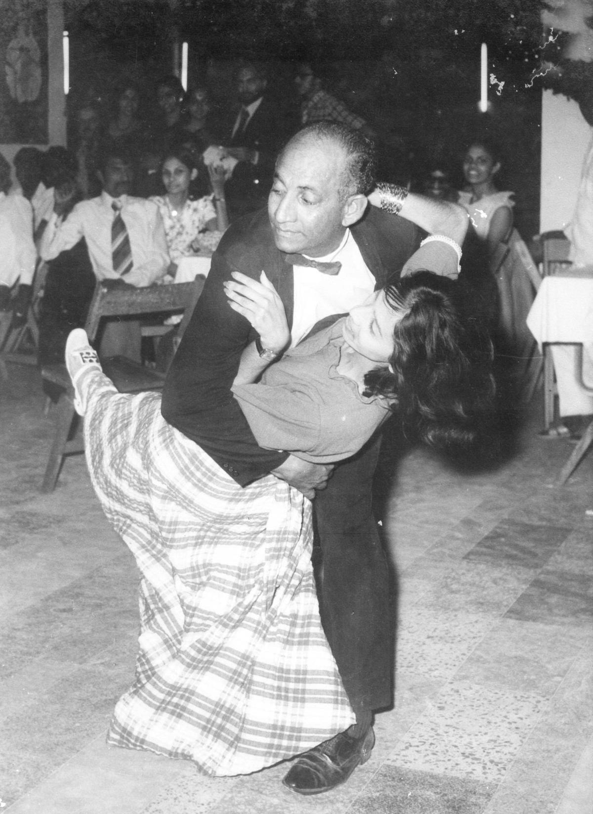 Noel ‘Bully’ Netto, a raconteur of hockey the Anglo-Indian way, jiving Noel ‘Bully’ Netto, a raconteur of hockey the Anglo-Indian way, jiving