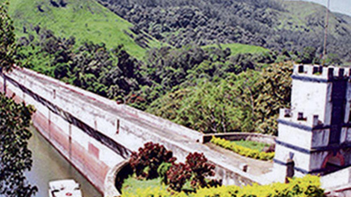 Water level in Mullaperiyar dam stands at 120.05 feet