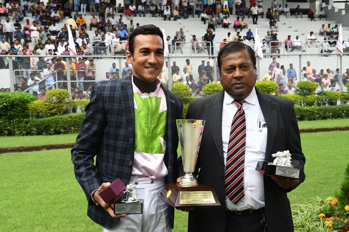 Jockey S. Saqlain and Trainer L. D’Silva, whose Huntingdon won HRC Race2win.com The Deccan Colts Championship Stakes in Hyderabad on Sunday, September 3, 2023.