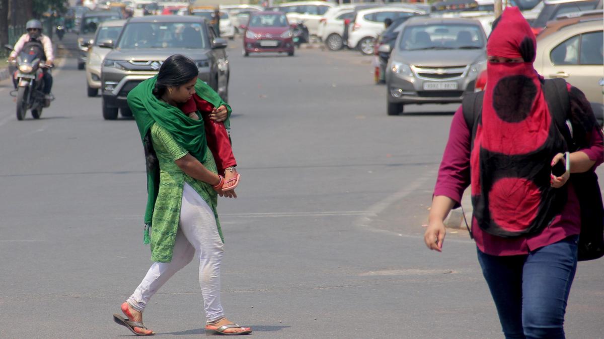 Several Maharashtra Cities Record Temperatures Above 40°C; Rain and Thunderstorms Predicted from March 17