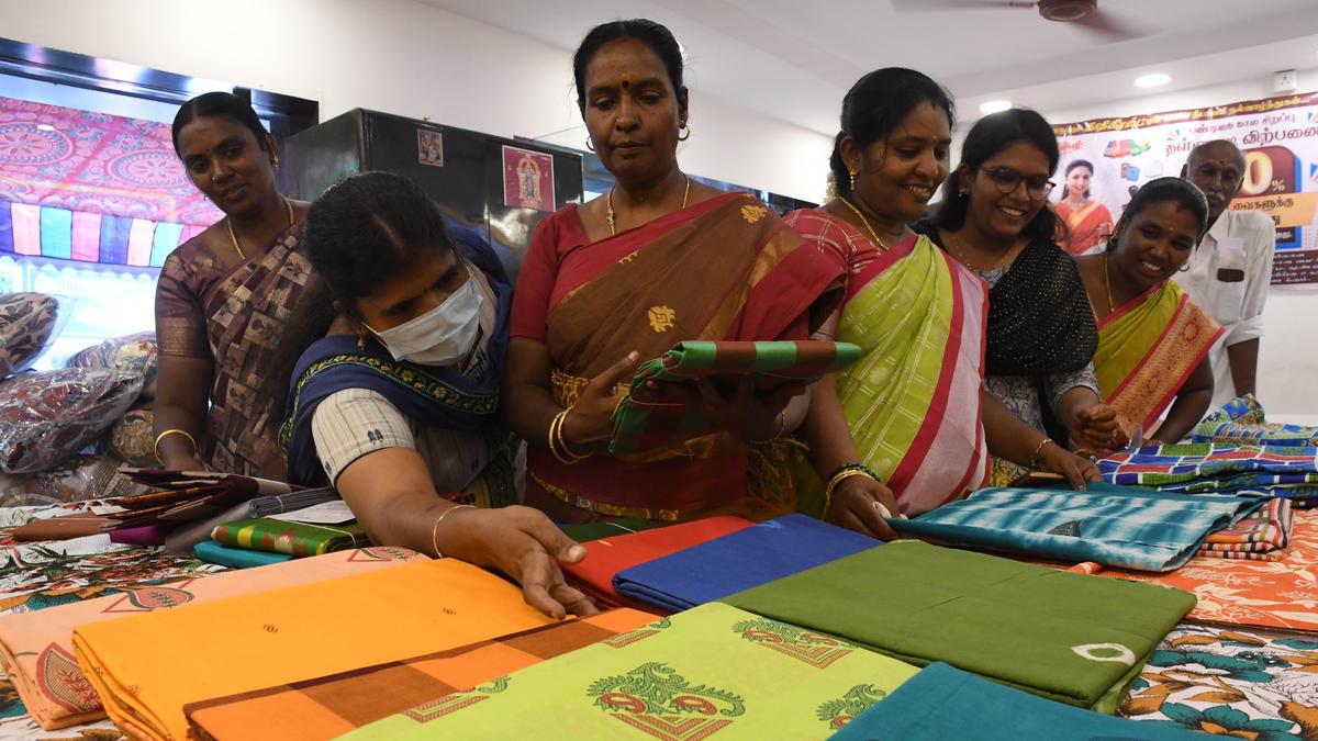 Special discount sale of khadi and village industries products begins