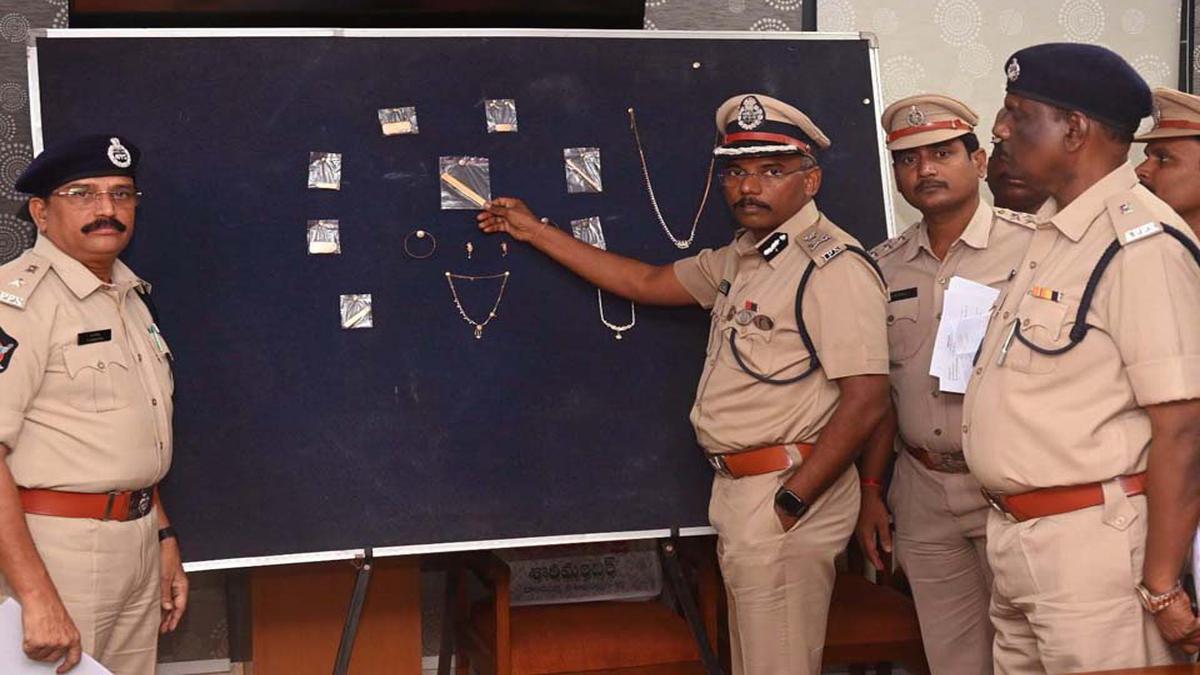 Visakhapatnam police arrest two women for looting gold worth ₹24 lakh