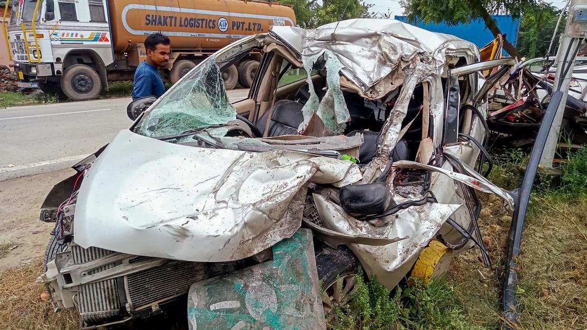 Eight killed in road accident in Varanasi