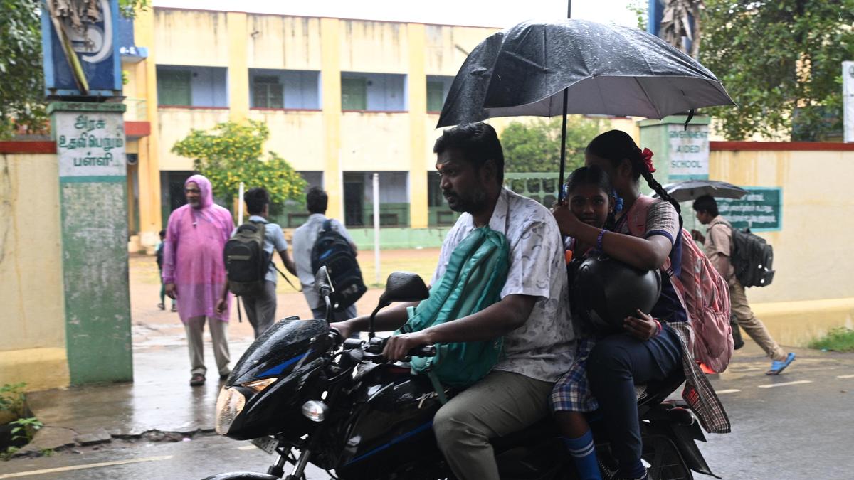 Heavy rain lashes Salem district