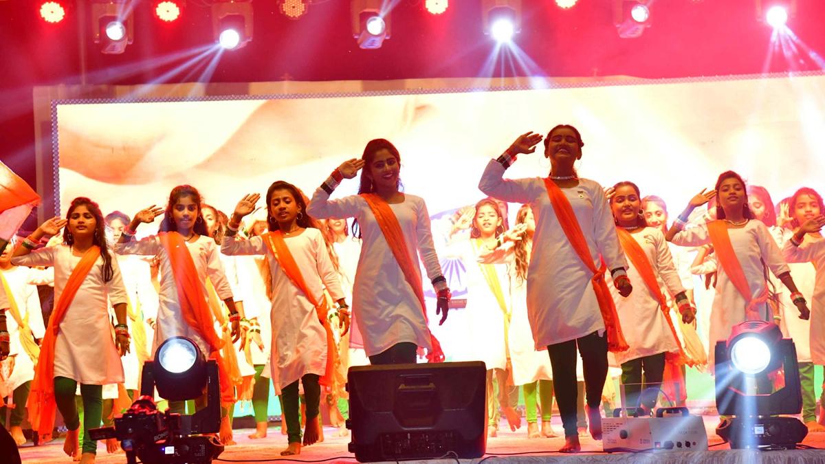 ‘Weekend Masti’ off to a colourful start