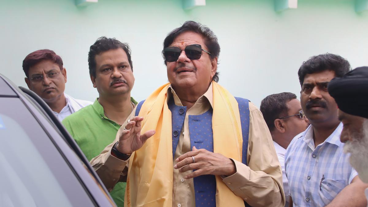 Shatrughan Sinha back in limelight with Asansol victory