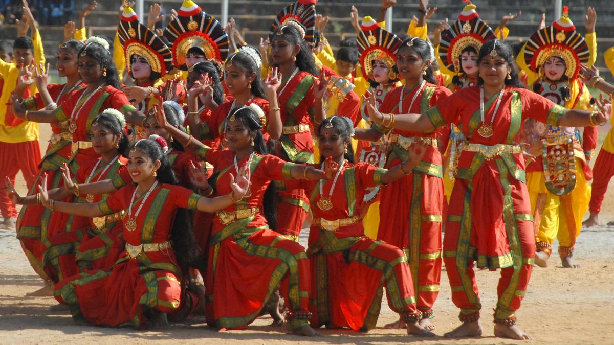 Students’ performance win hearts at Karnataka Rajyotsava celebrations held in Shivamogga