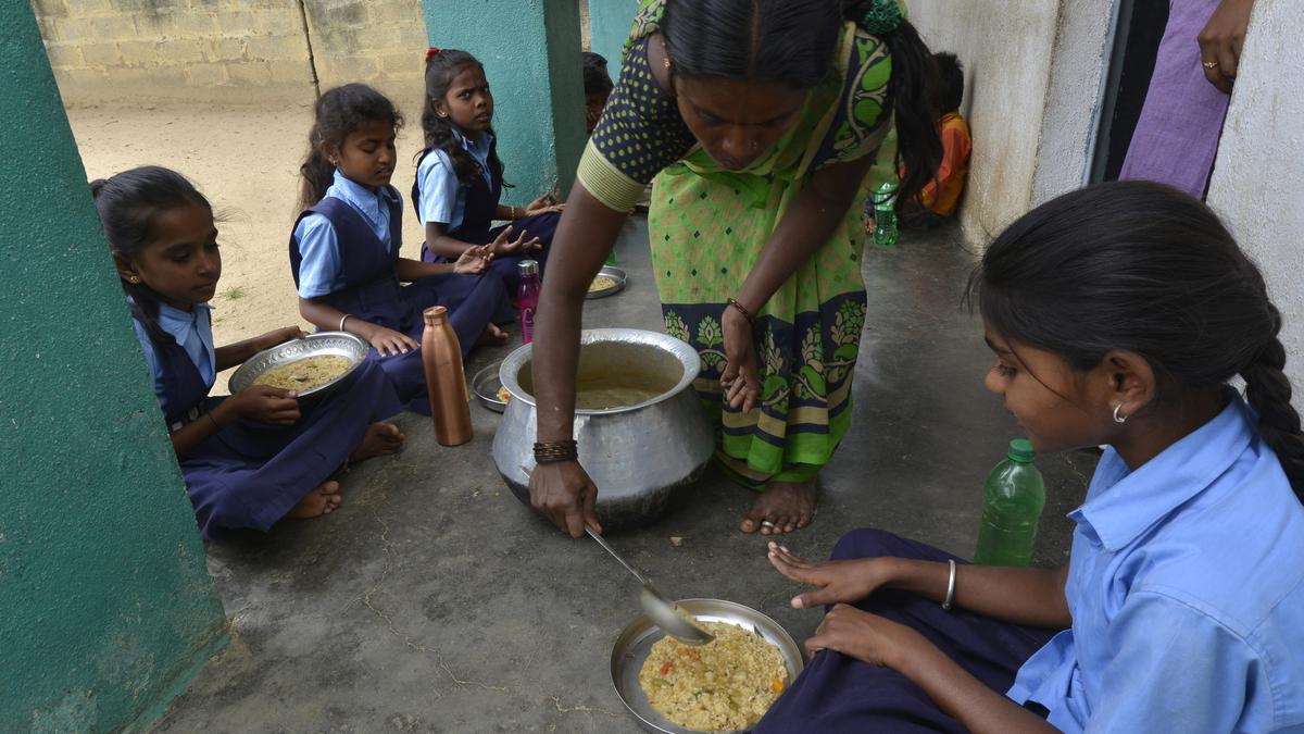 Les étudiants sont satisfaits du programme de repas de midi des vacances d’été au Karnataka, mais n’aiment pas la longue randonnée pour le déjeuner