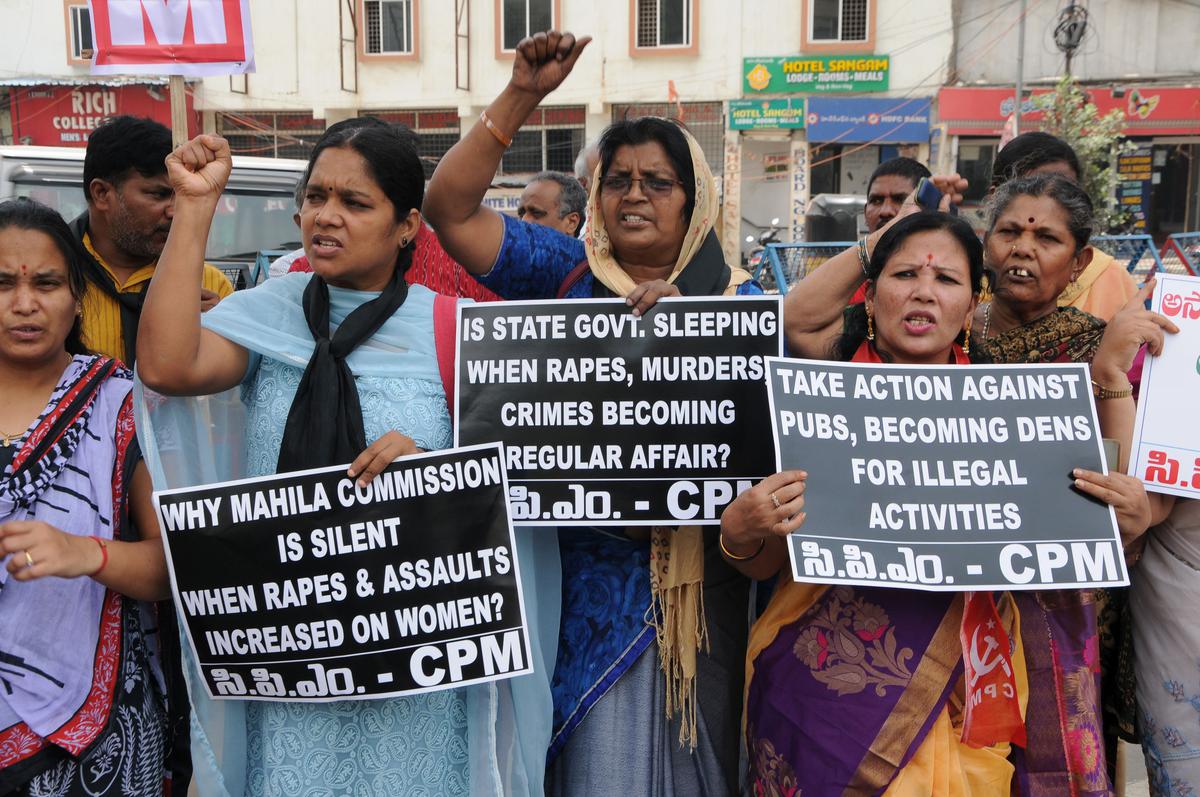 Desi Balatkar Xxx Video - Hyderabad gang-rape | Video footage becomes crucial to identify accused -  The Hindu