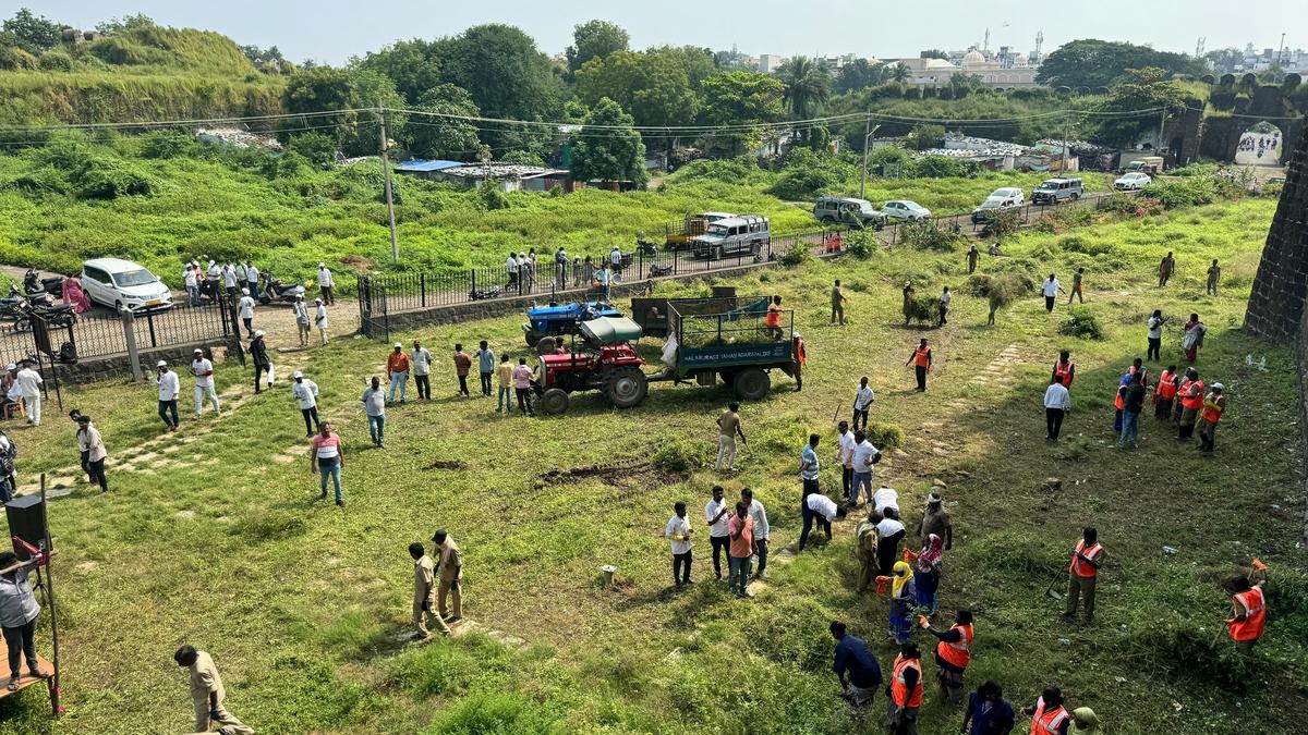 Kalaburagi Fort hosts cleaning drive
