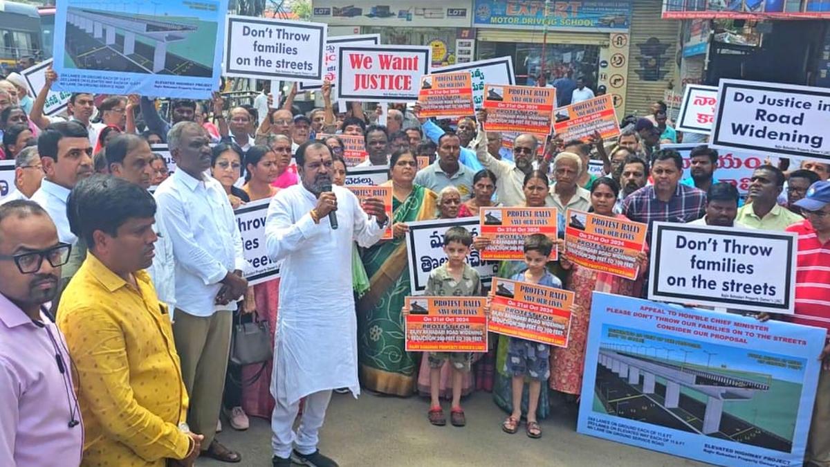 Citizens rally against Rajiv Rahadari road widening, want it reduced to 100 feet instead of 200