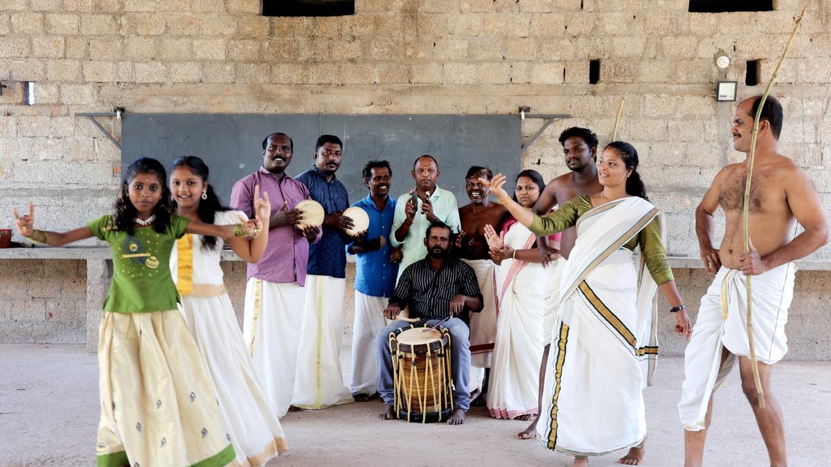 Artistes breathe a new life into Seethakali folk art