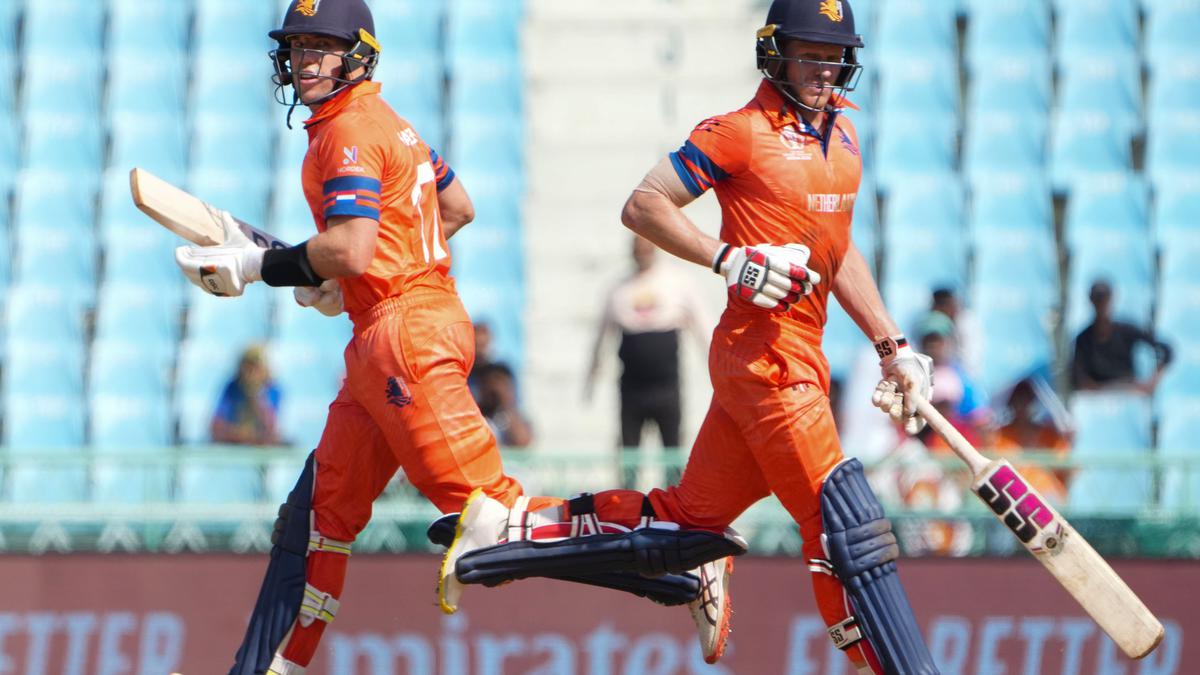 NED vs SL | Engelbrecht, Van Beek's maiden fifties push Netherlands past 260