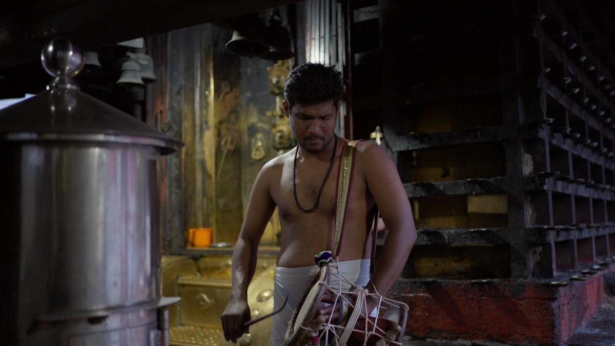 Sanosh Murali, a percussionist and member of Lokadharmi, is one of the actors of Aattam.  
