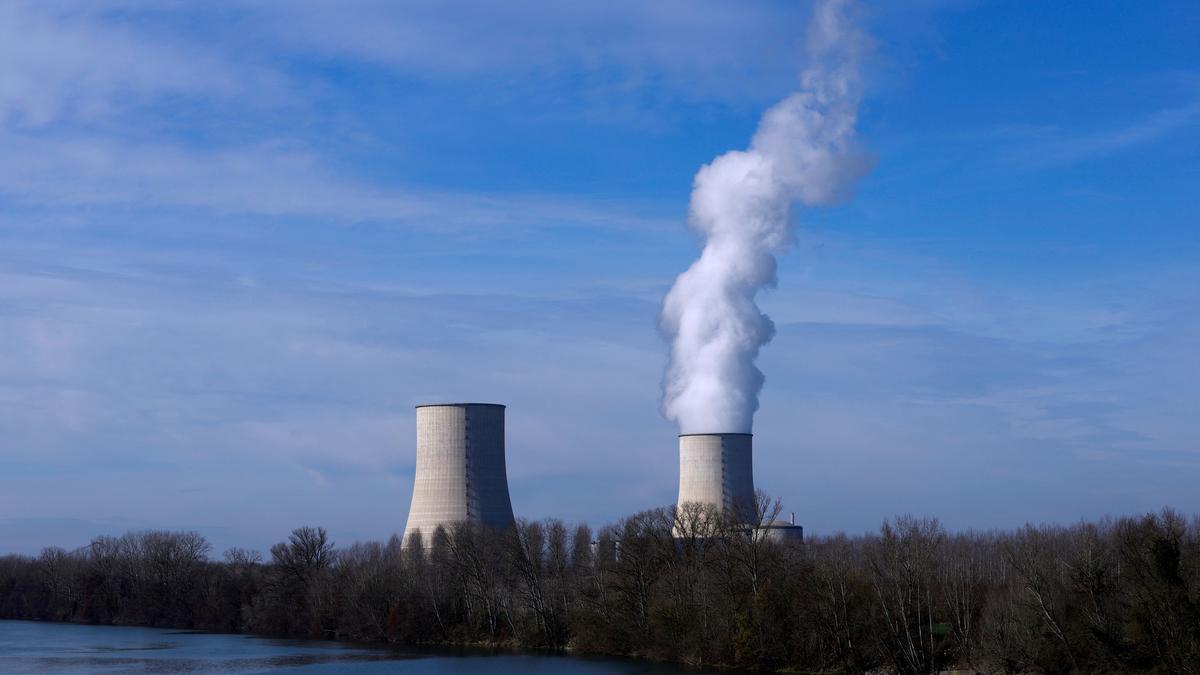 https://th-i.thgim.com/public/incoming/b4binp/article70132136.ece/alternates/LANDSCAPE_1200/2025-09-24T092018Z_1308610296_RC2PVCAPWONG_RTRMADP_3_EDF-AUDITOR.JPG