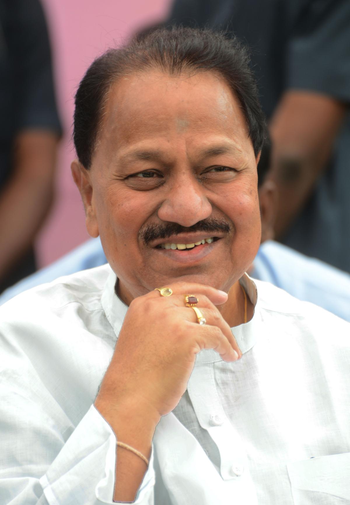 Naidu and other AP politicians condole death of veteran Congress MP D. Srinivas from Telangana