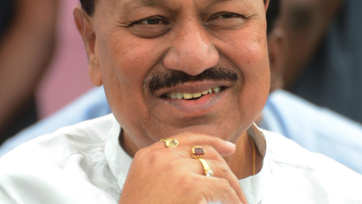 Naidu, other leaders from A.P. condole death of Telangana veteran Congress leader D. Srinivas