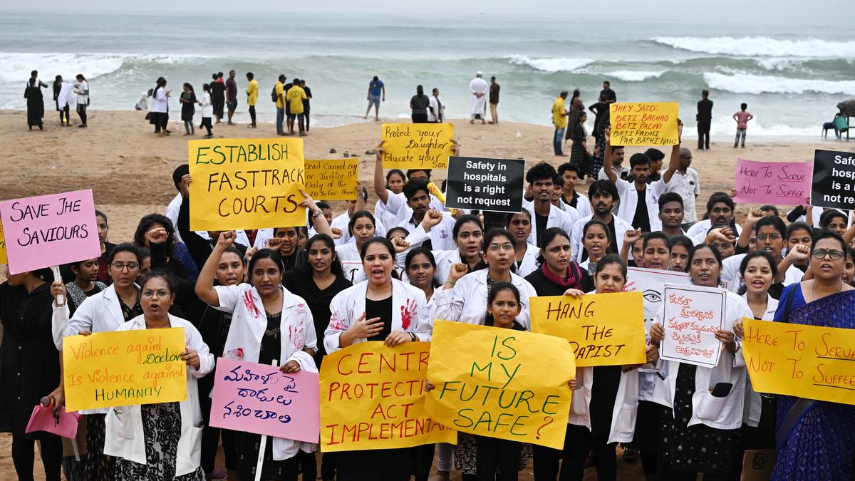 Visakhapatnam doctors take out rally in protest against Kolkata doctor’s rape and murder