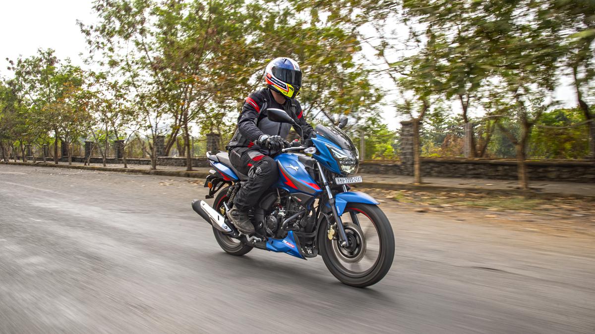 TVS Apache RTR 160 2V: Nostalgia on wheels